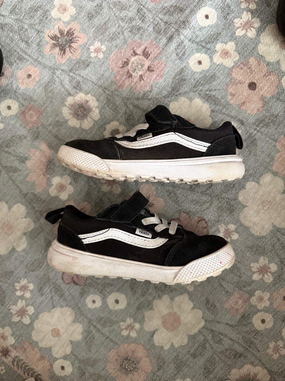 Vans Ultrarange 66 V Kids Black and White Low-Top Skate Sneakers sz 8.5 toddler